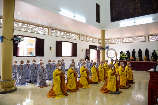 Lễ truyền giới Sa di Phương Trượng